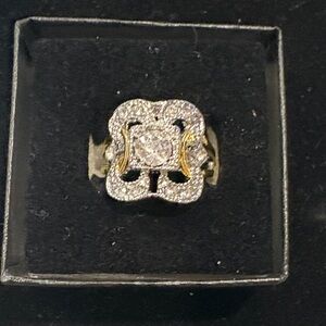 Elegant Gold and Silver Women's Ring